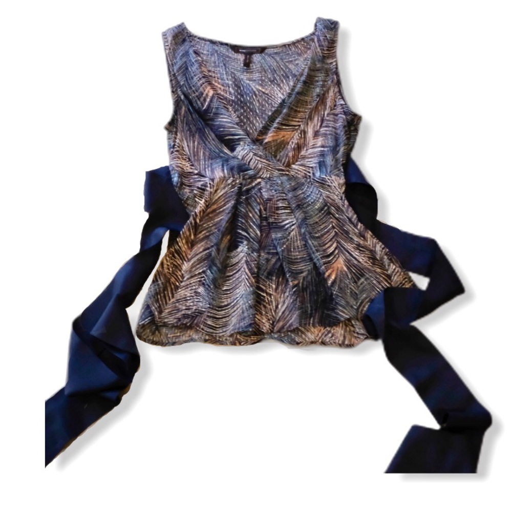 BCBG MaxAzria V-neck Top w Tie